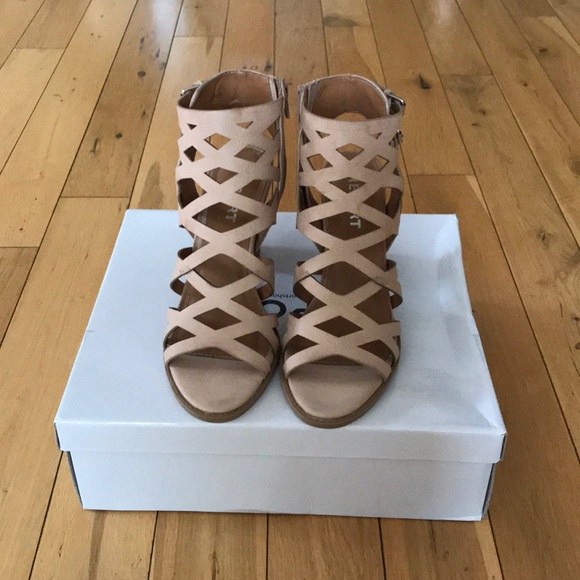 NWB Woman’s shoes size6.5 - Picture 1 of 5